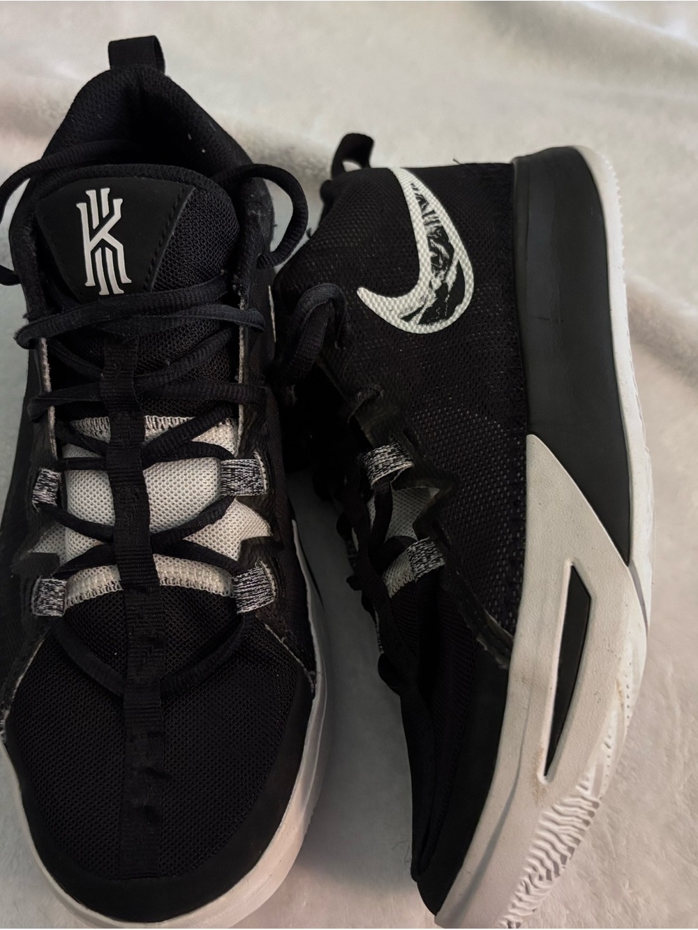 Kyrie Black & White Basketball Sneakers